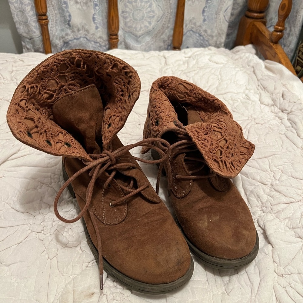 Women’s American Eagle boot size 10